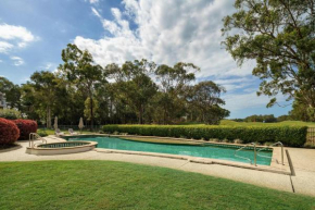 Golf Getaway Close to the Beach in Twin Waters